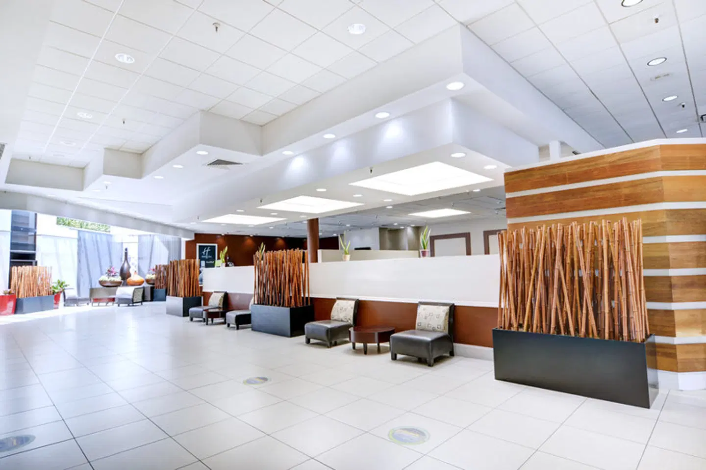 Holiday Inn St Petersburg N - Clearwater by IHG LOUNGE_LOBBY