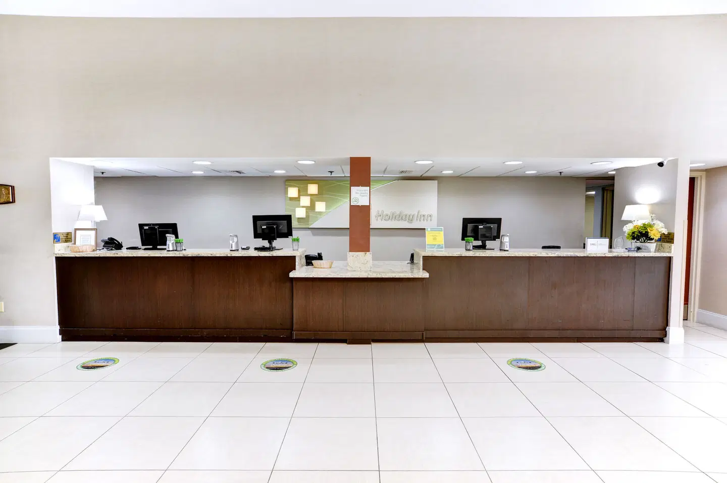 Holiday Inn St Petersburg N - Clearwater by IHG LOUNGE_LOBBY