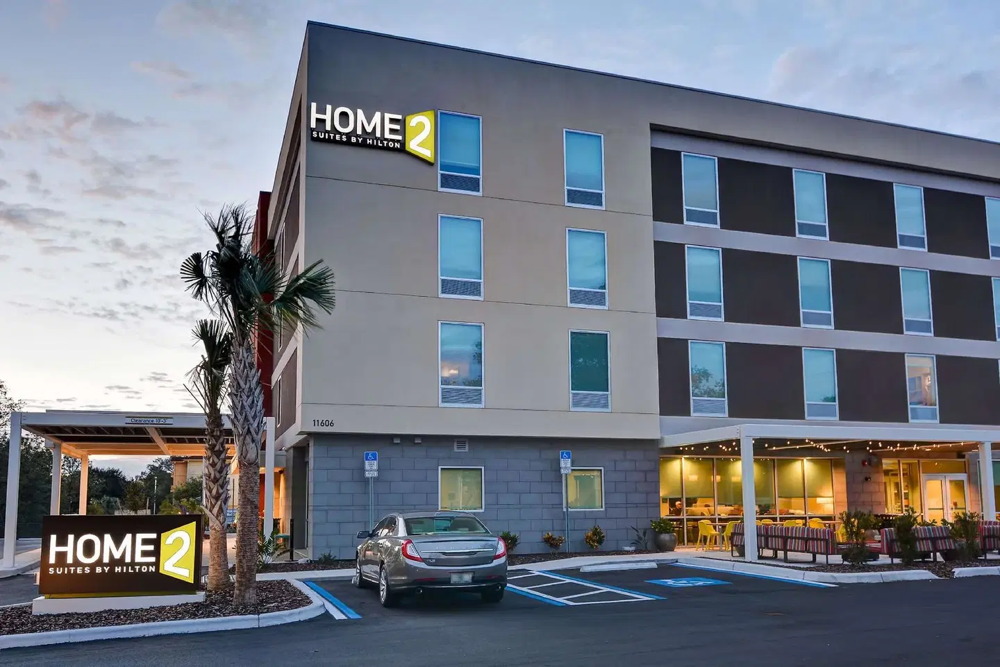 Home2 Suites By Hilton Tampa USF Near Busch Gardens EXTERIOR