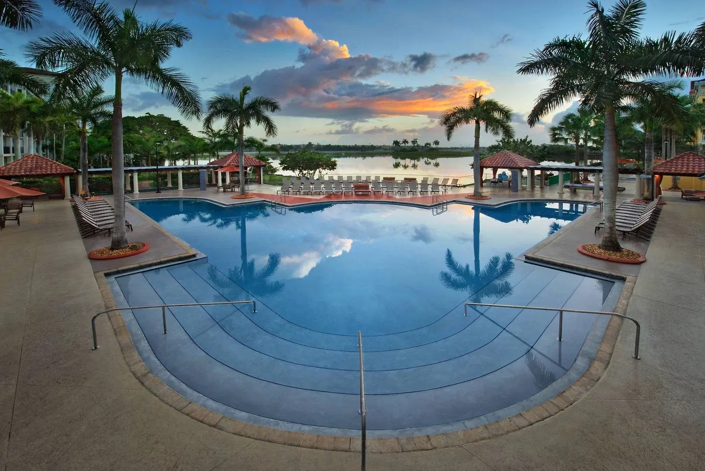 Marriott's Villas at Doral OUTDOOR_POOL