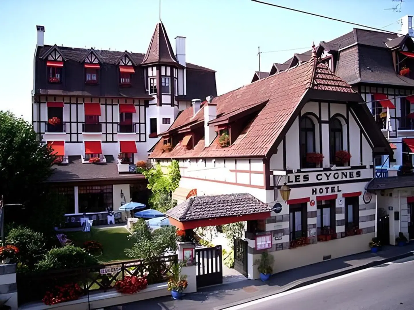 Les Cygnes EXTERIOR