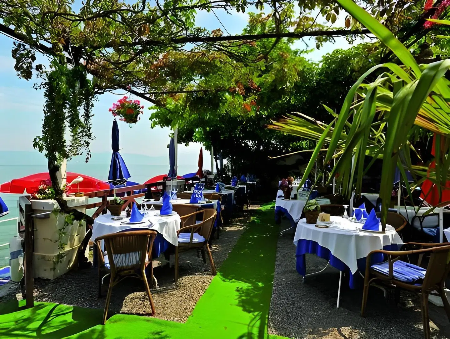 Les Cygnes RESTAURANT