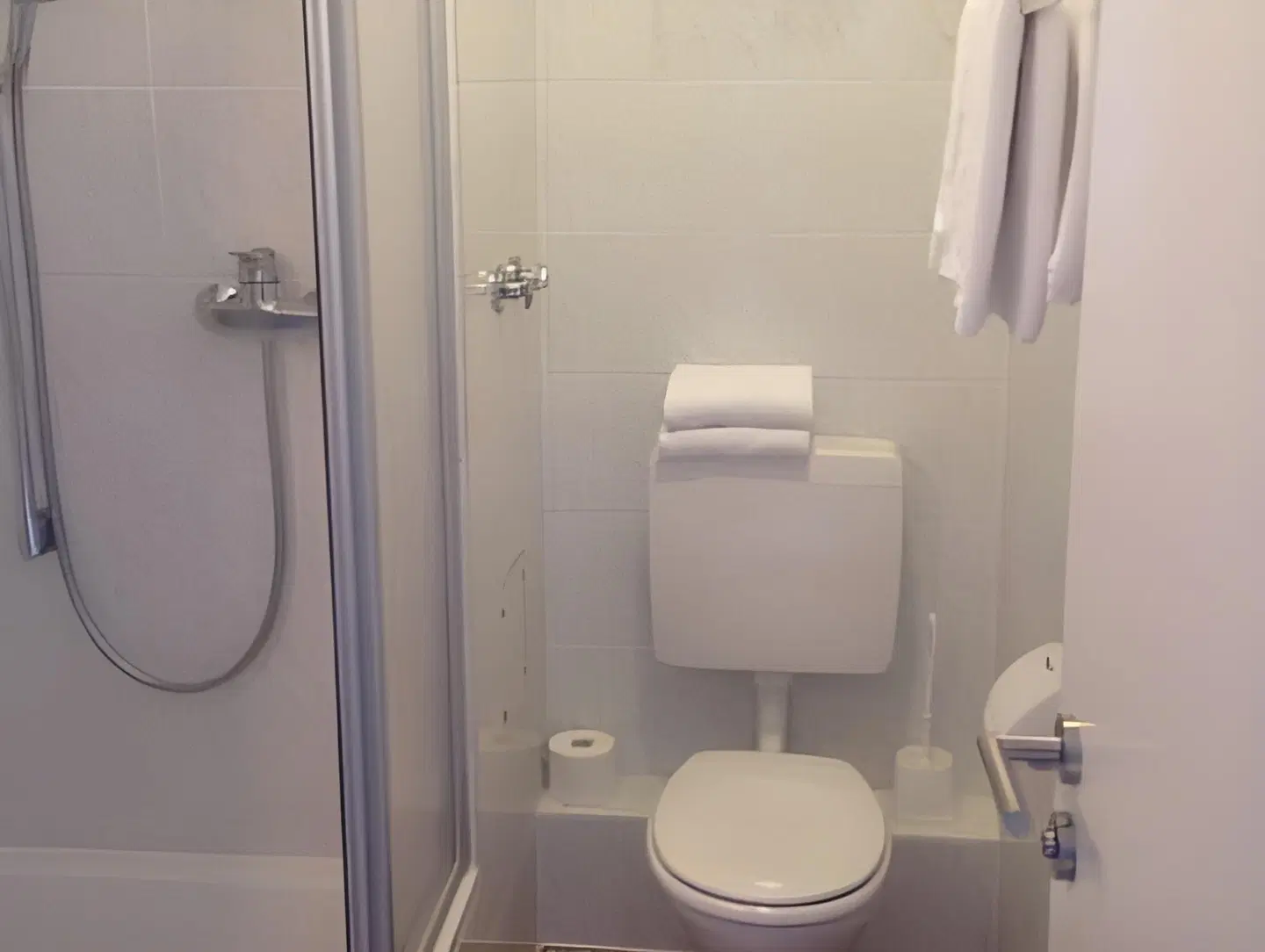 Bensons BATHROOM