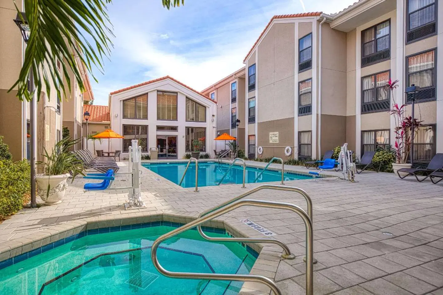 Hampton Inn & Suites Orlando/East UCF Area OUTDOOR_POOL