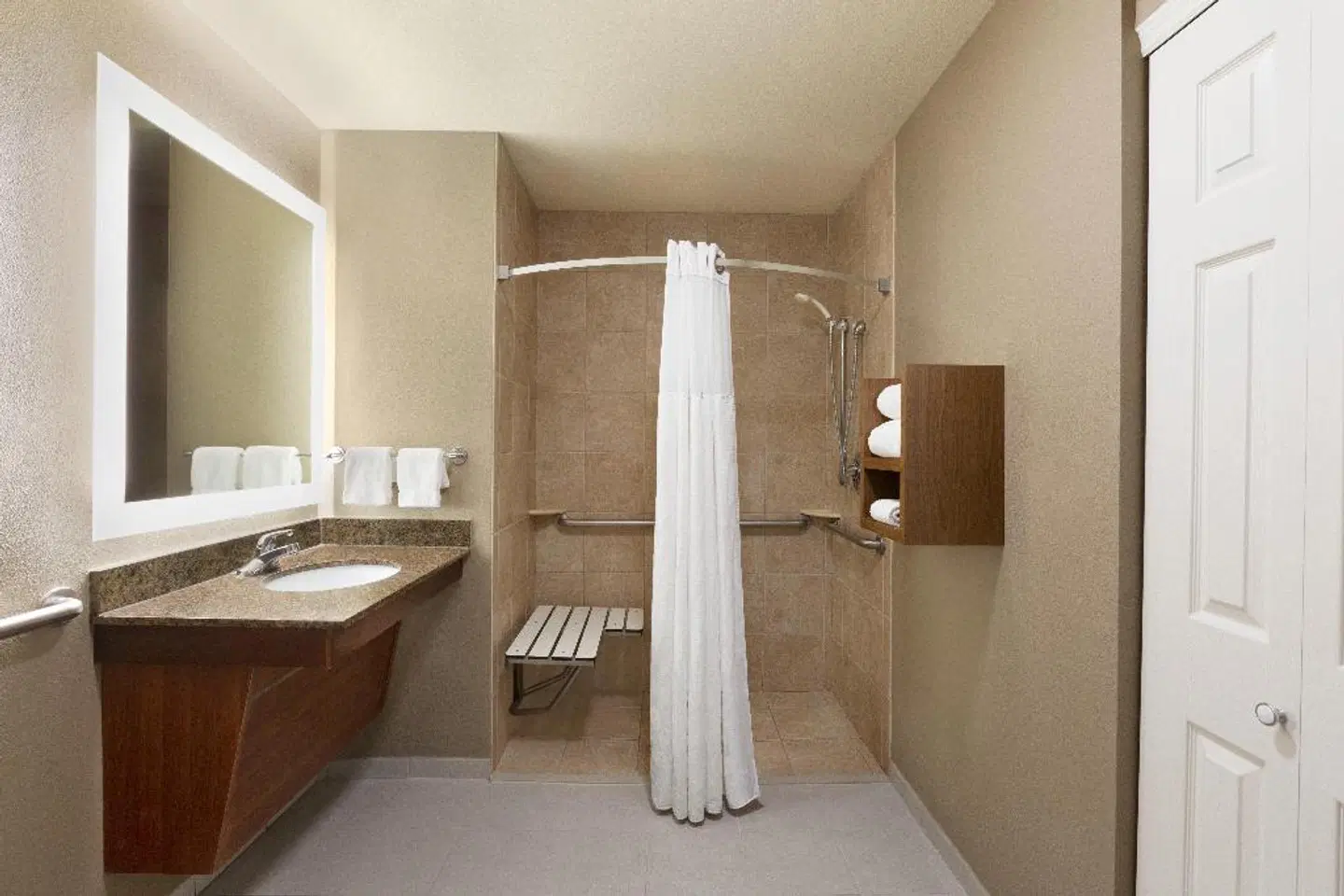 Staybridge Suites Tampa East-Brandon Badezimmer