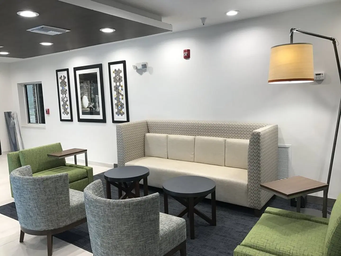 Holiday Inn Express Naples South - I-75 by IHG LOUNGE_LOBBY