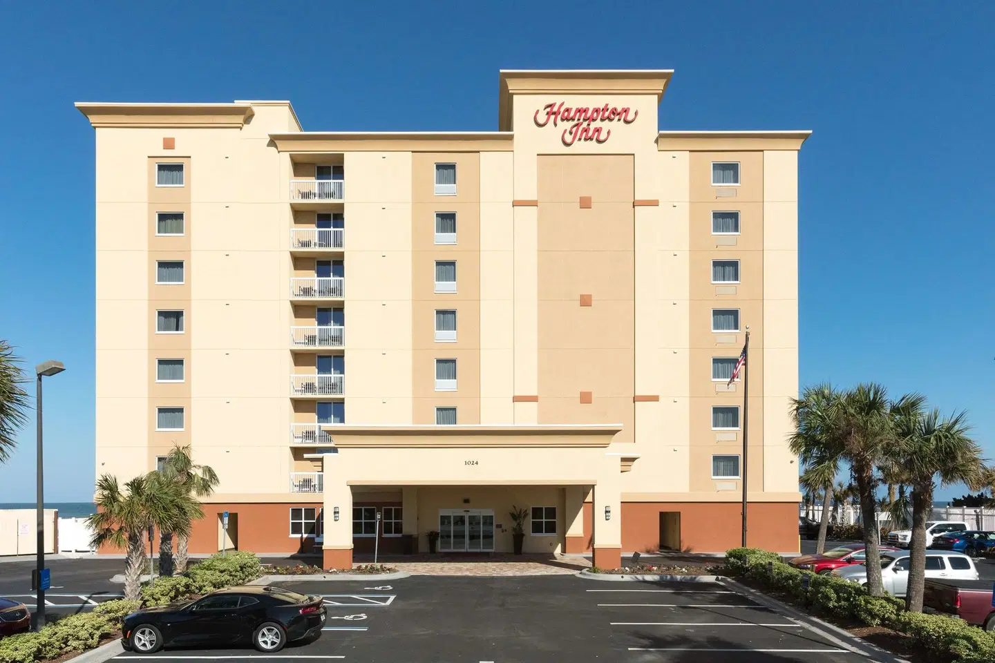 Hampton Inn Daytona Beach/Beachfront EXTERIOR