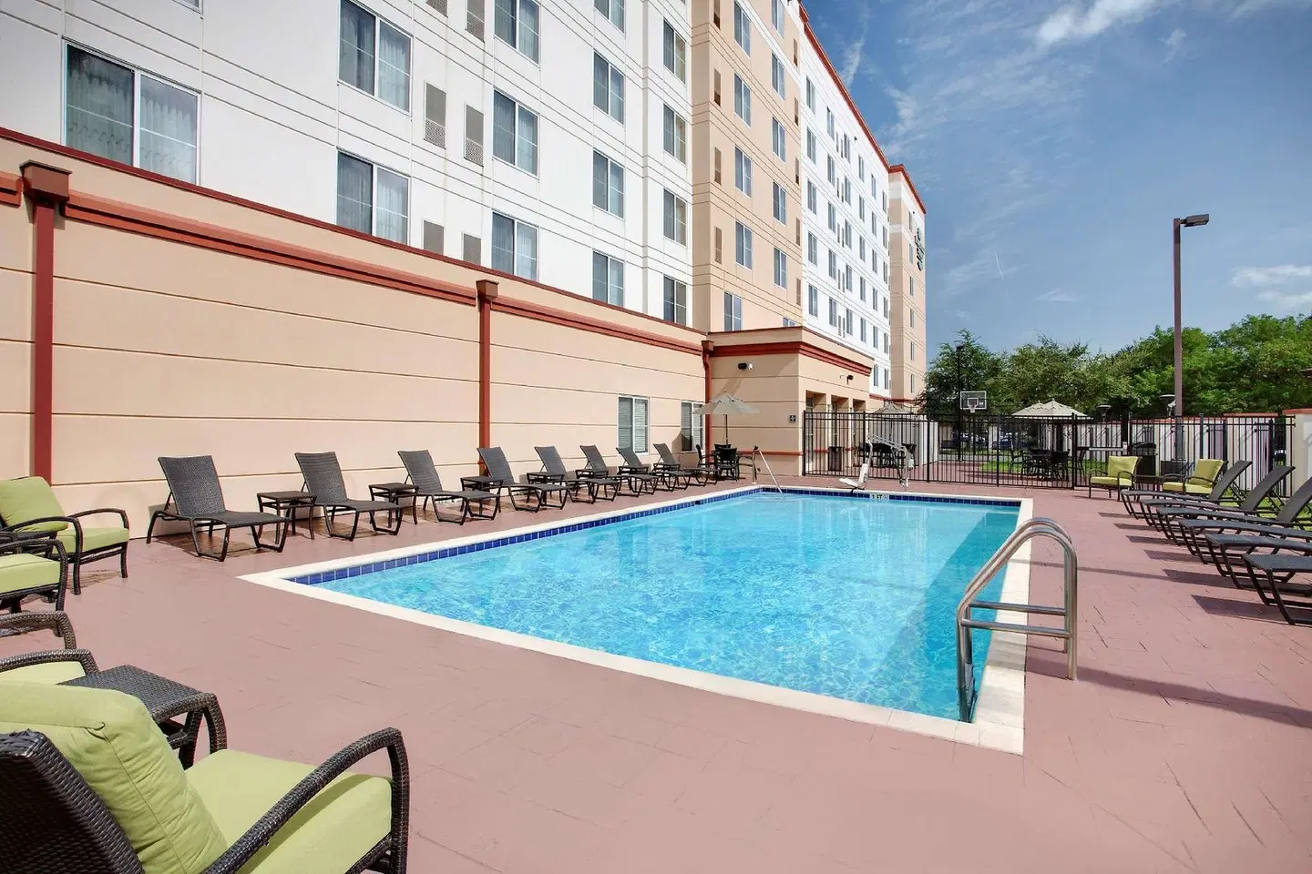Homewood Suites by Hilton Tampa-Brandon OUTDOOR_POOL