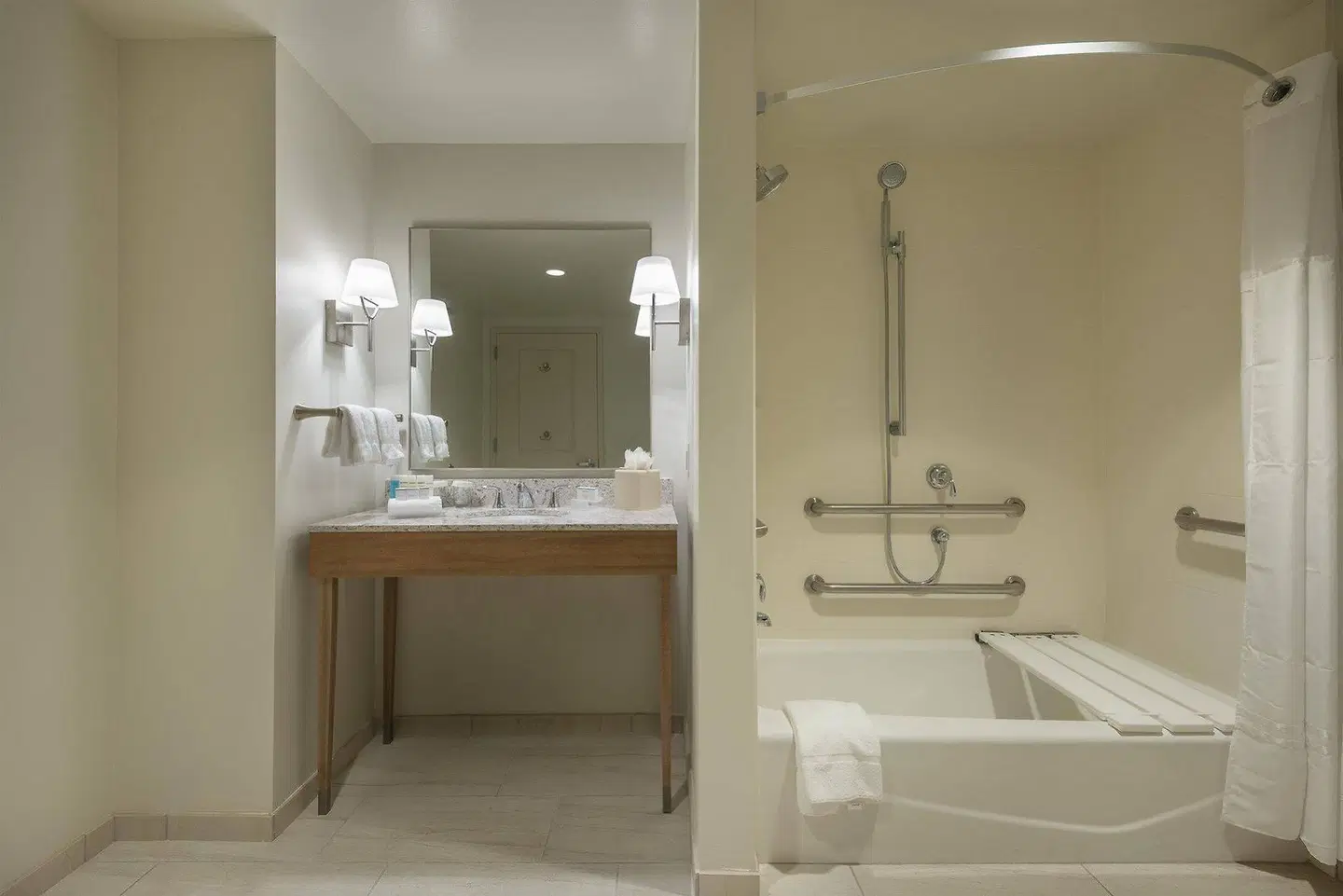 Hilton Garden Inn Miami Dolphin Mall Badezimmer