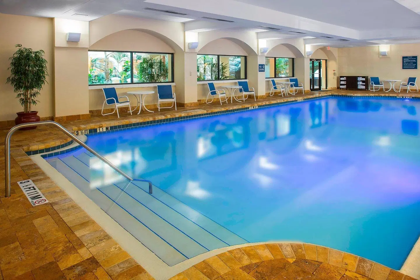 Four Points by Sheraton Suites Tampa Airport Westshore Hallenbad