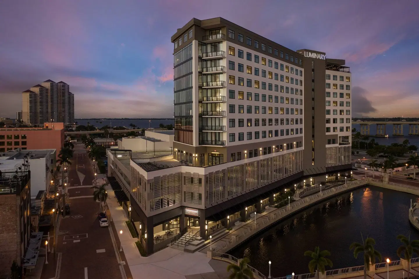 Luminary Hotel & Co., Autograph Collection EXTERIOR