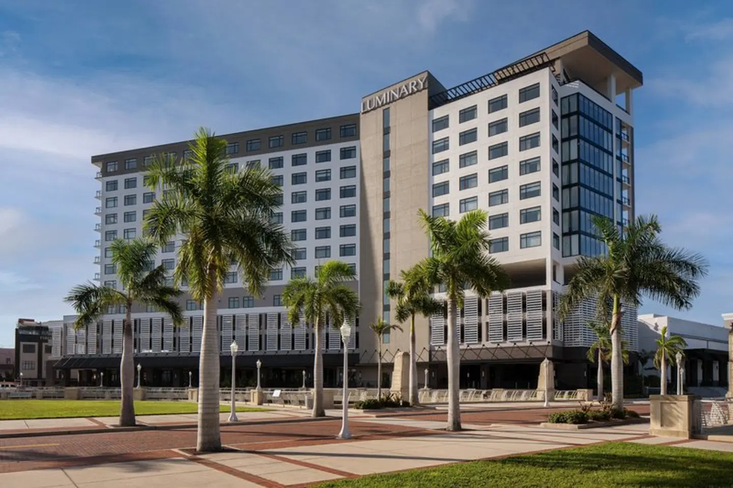 Luminary Hotel & Co., Autograph Collection EXTERIOR