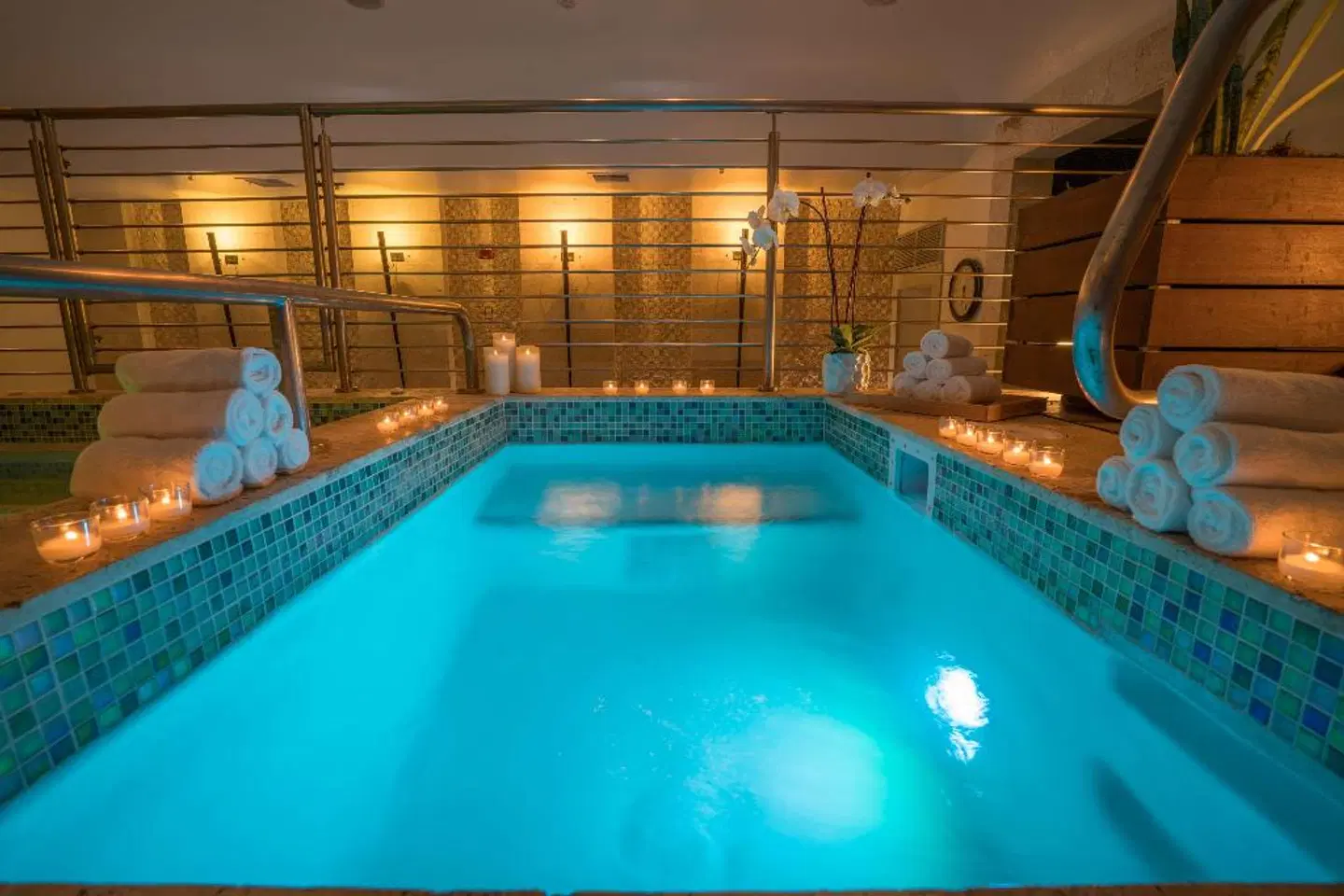Eden Roc Miami Beach Hallenbad