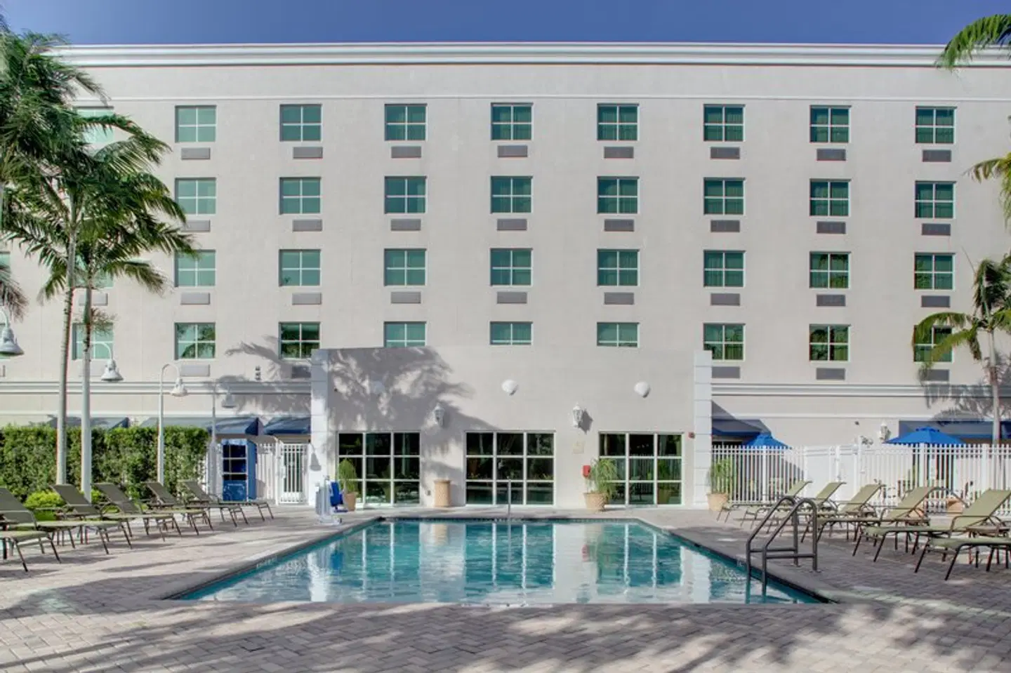 Holiday Inn Express & Suites Miami-Kendall by IHG EXTERIOR