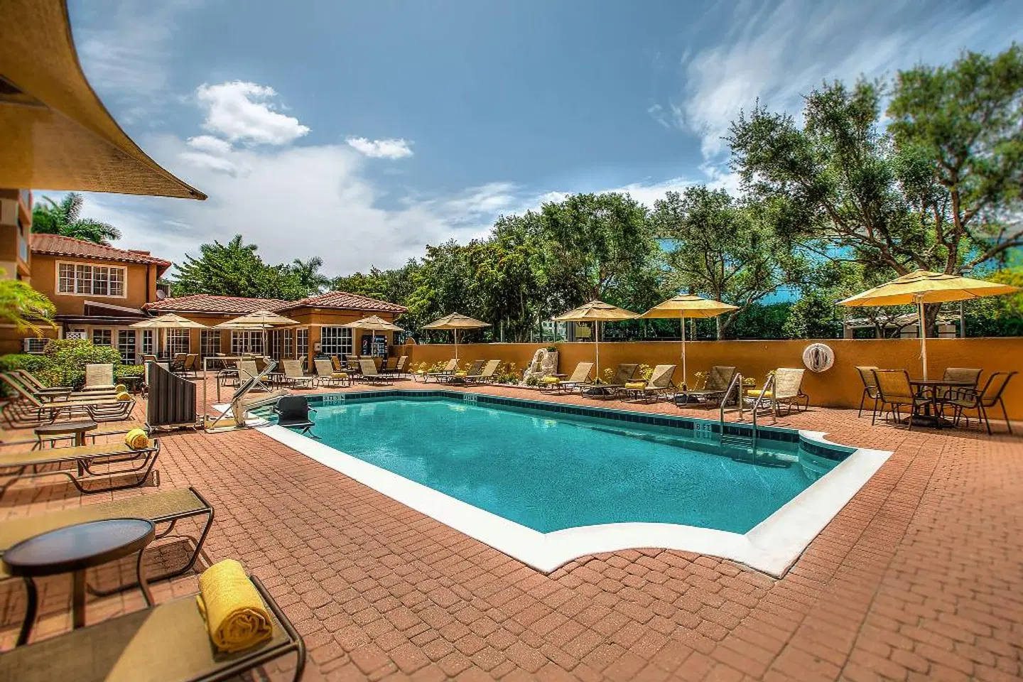 Inn of Naples, Tapestry Collection by Hilton OUTDOOR_POOL