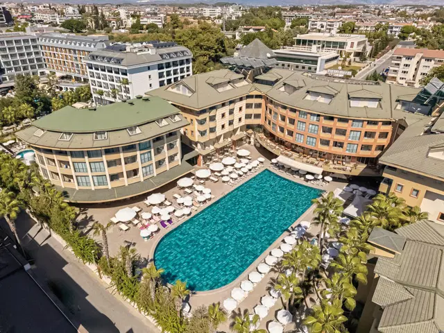 Side Star Park OUTDOOR_POOL