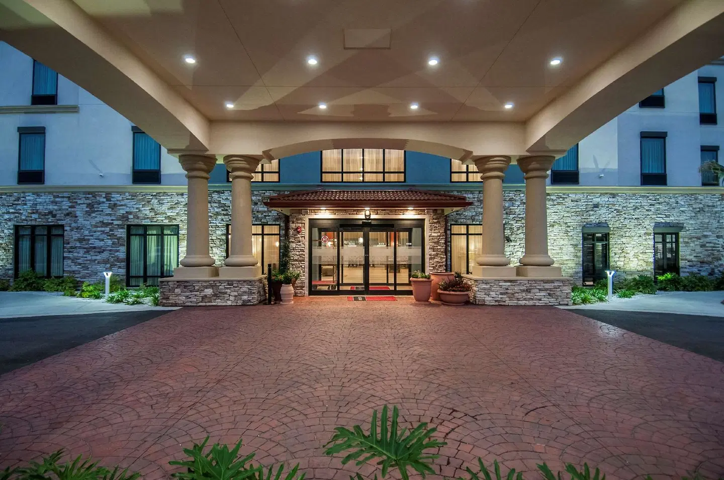 Hampton Inn & Suites Pensacola/I-10 Pine Forest Road LOUNGE_LOBBY