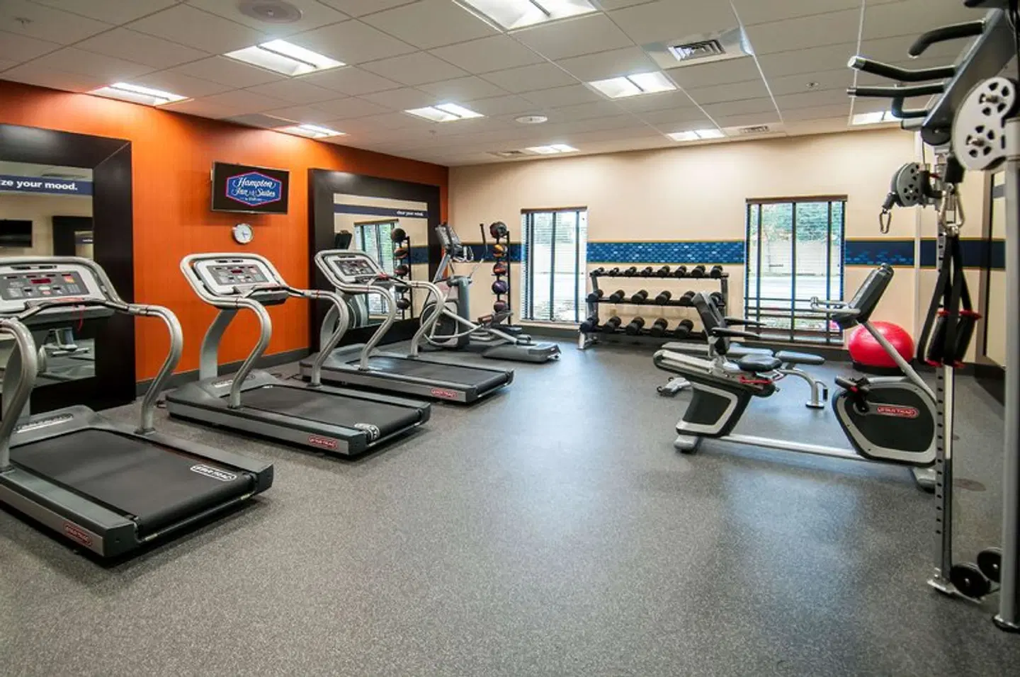 Hampton Inn & Suites Pensacola/I-10 Pine Forest Road SPORTS_AND_LEISURE