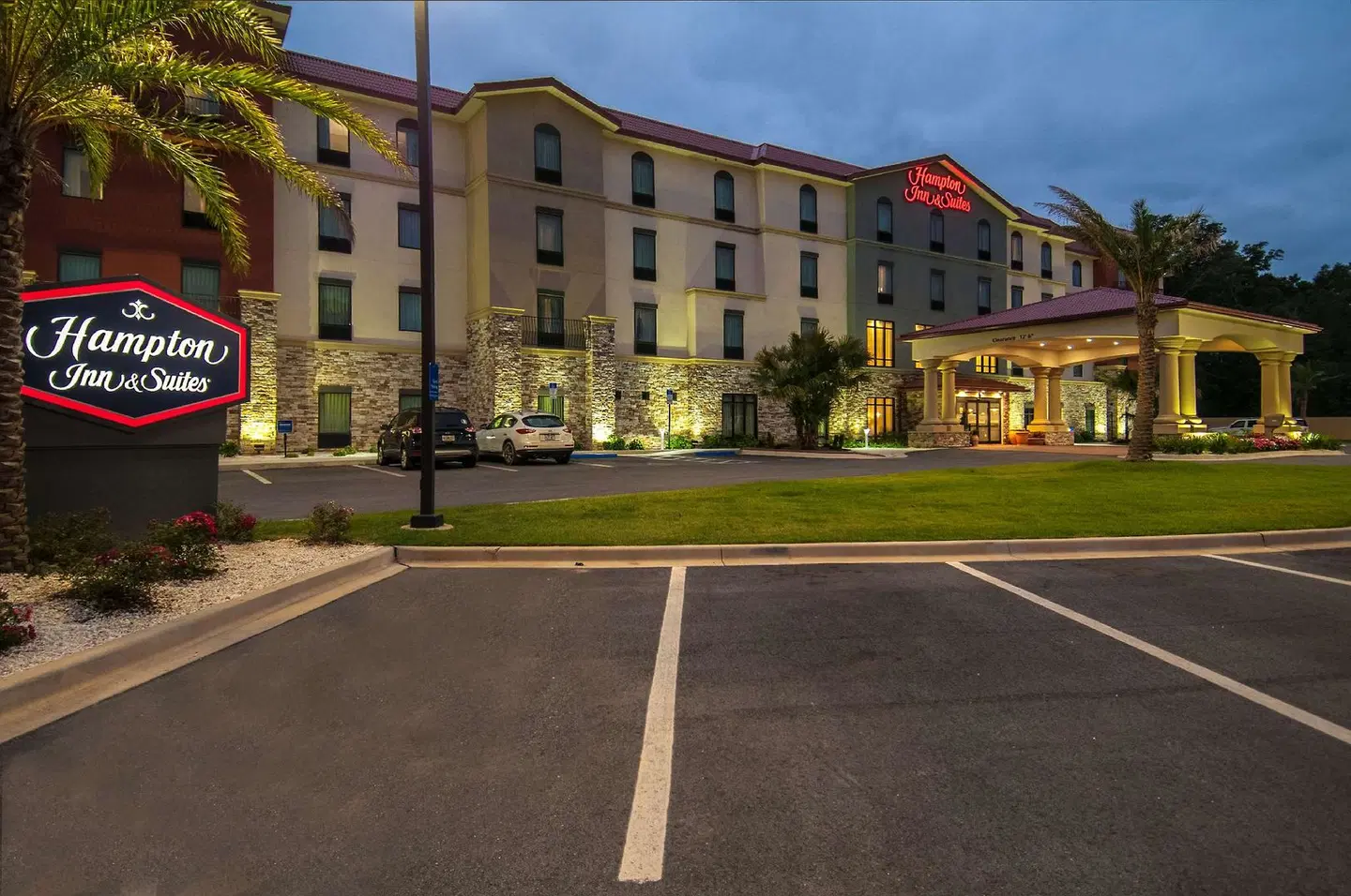 Hampton Inn & Suites Pensacola/I-10 Pine Forest Road EXTERIOR