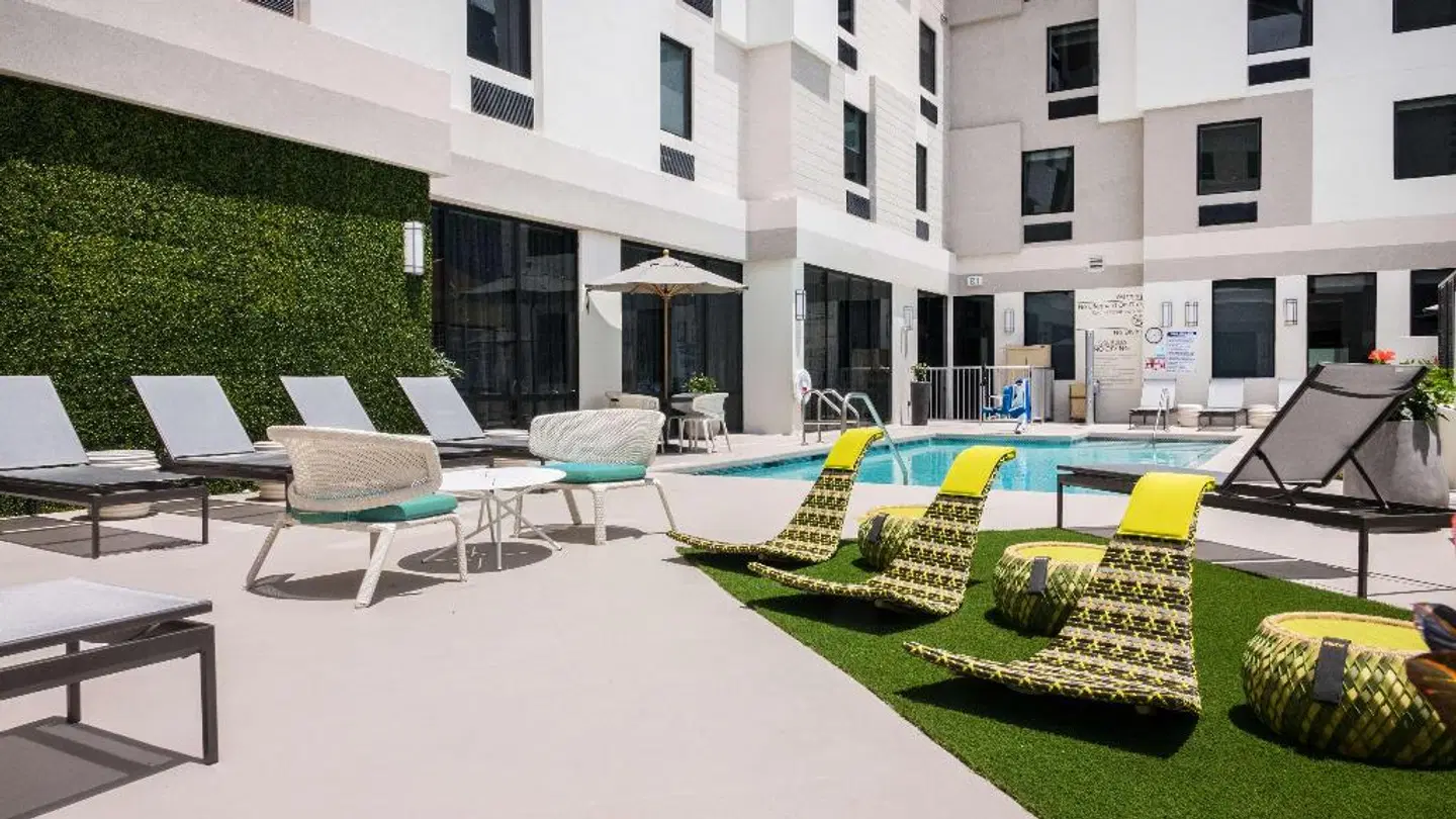 Hampton Inn & Suites Miami Wynwood Design District EXTERIOR