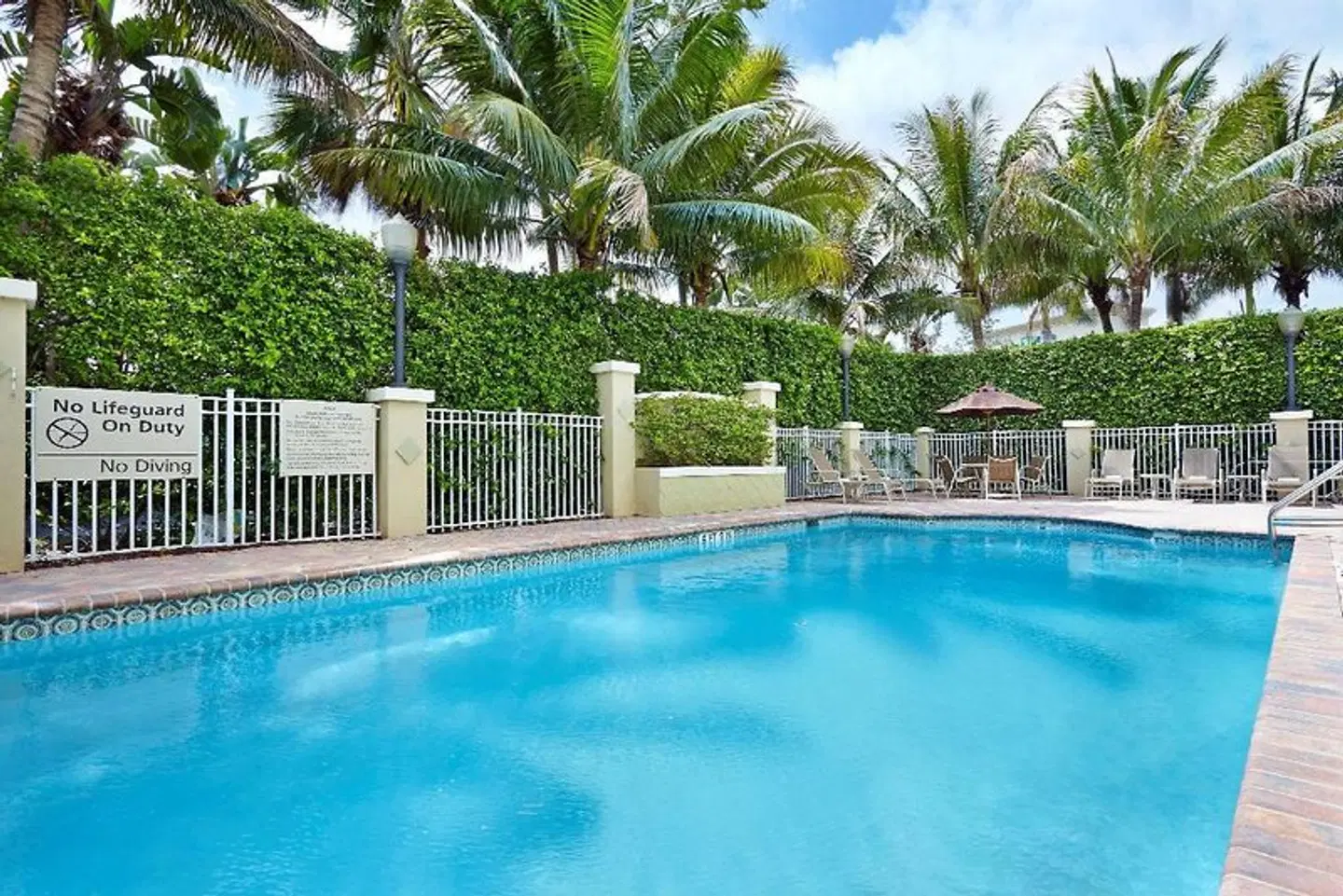 Hampton Inn West Palm Beach Central Airport OUTDOOR_POOL