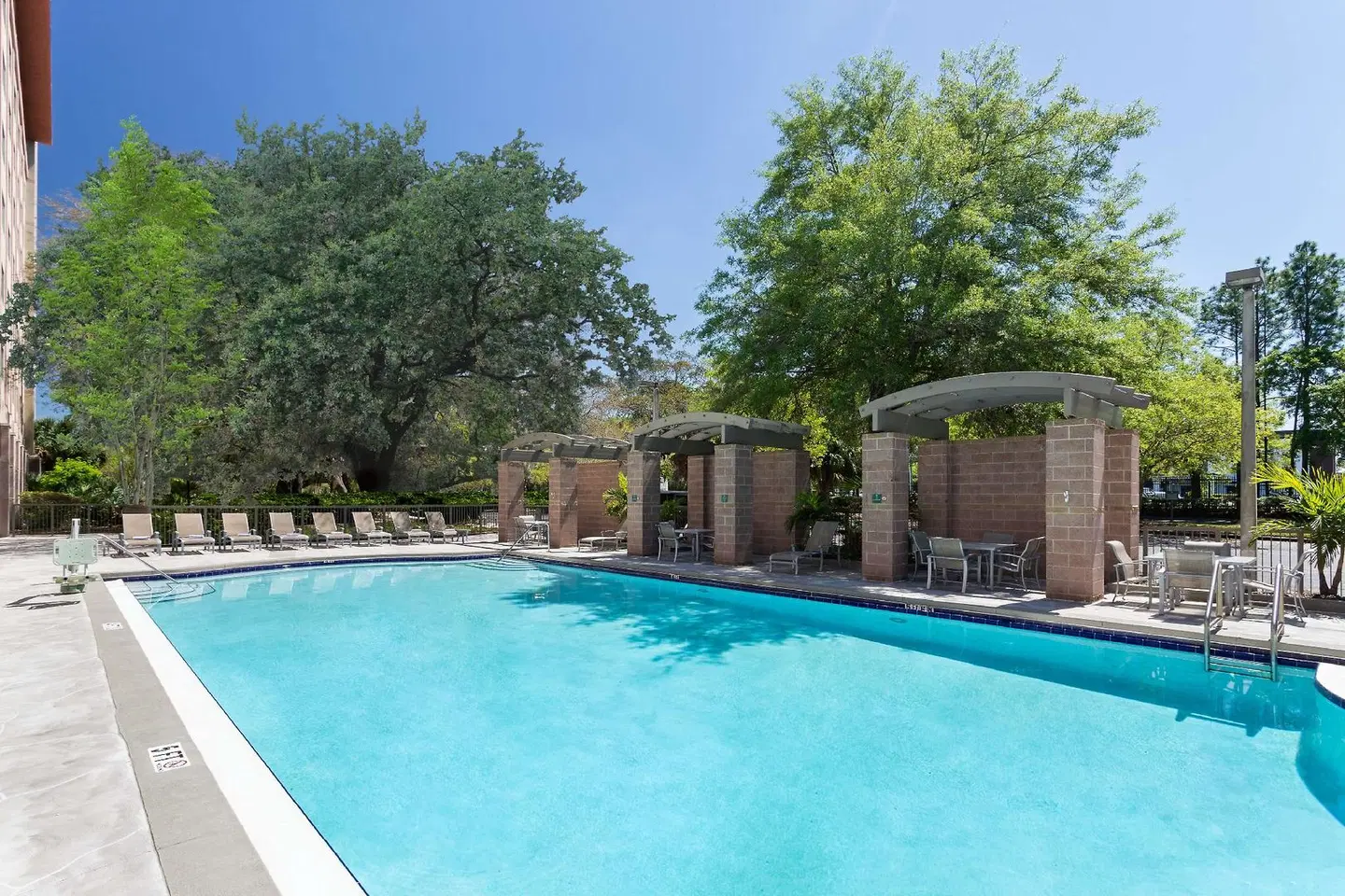 Embassy Suites by Hilton Tampa USF Near Busch Gardens OUTDOOR_POOL