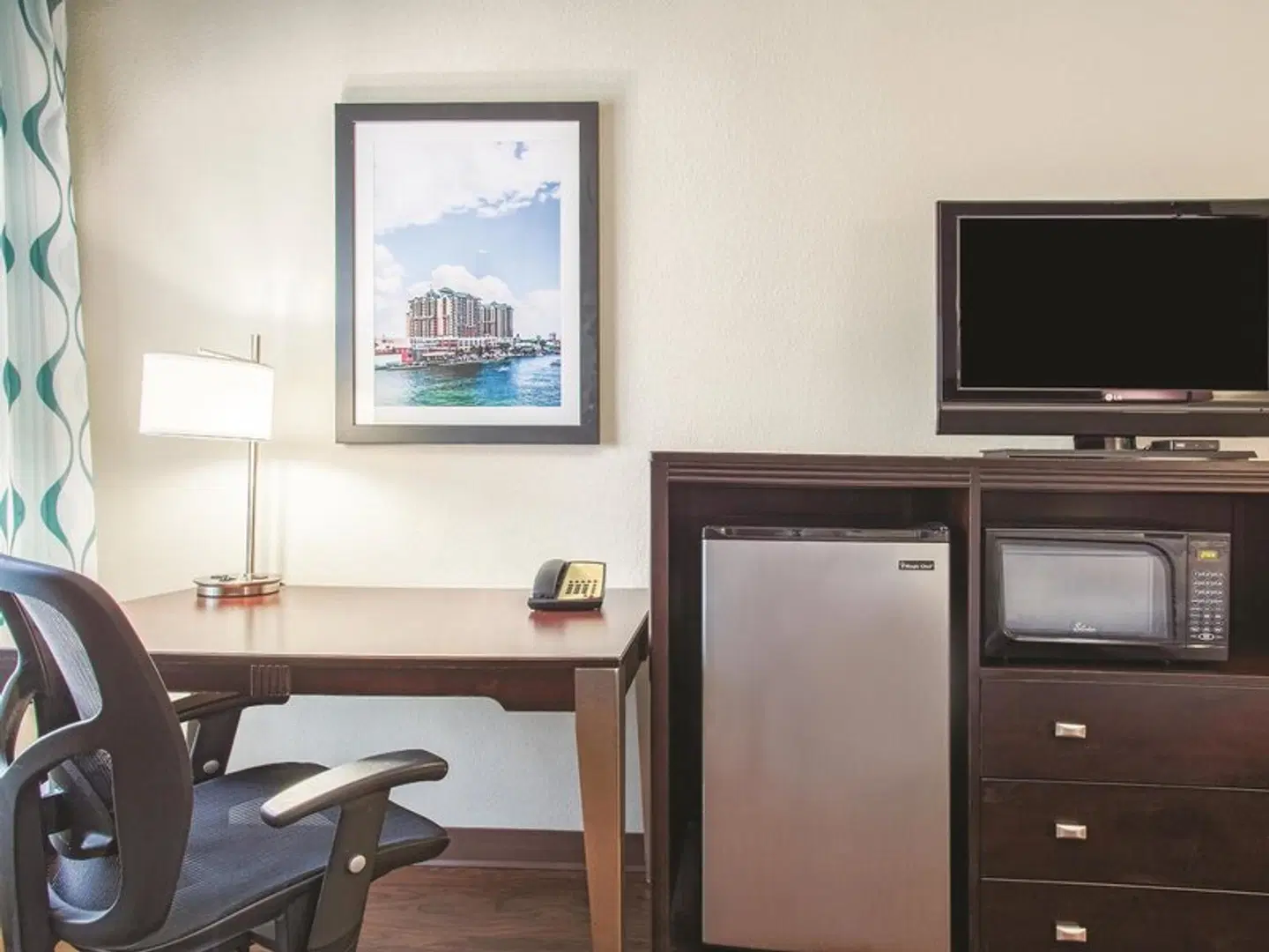 La Quinta Inn & Suites by Wyndham Fort Walton Beach ROOM_EXAMPLE