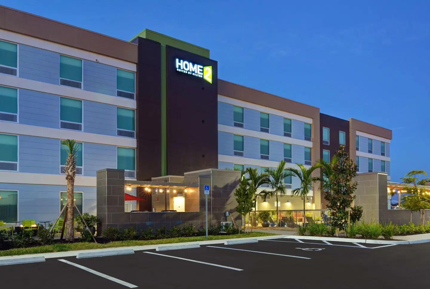 Home2 Suites by Hilton Fort Myers Colonial Blvd EXTERIOR