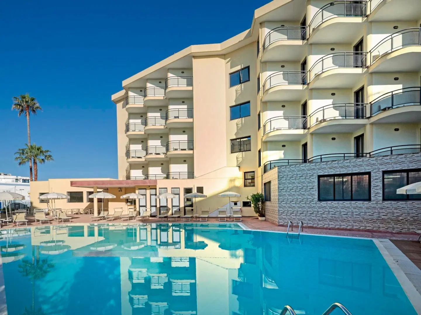 Rina Hotel OUTDOOR_POOL