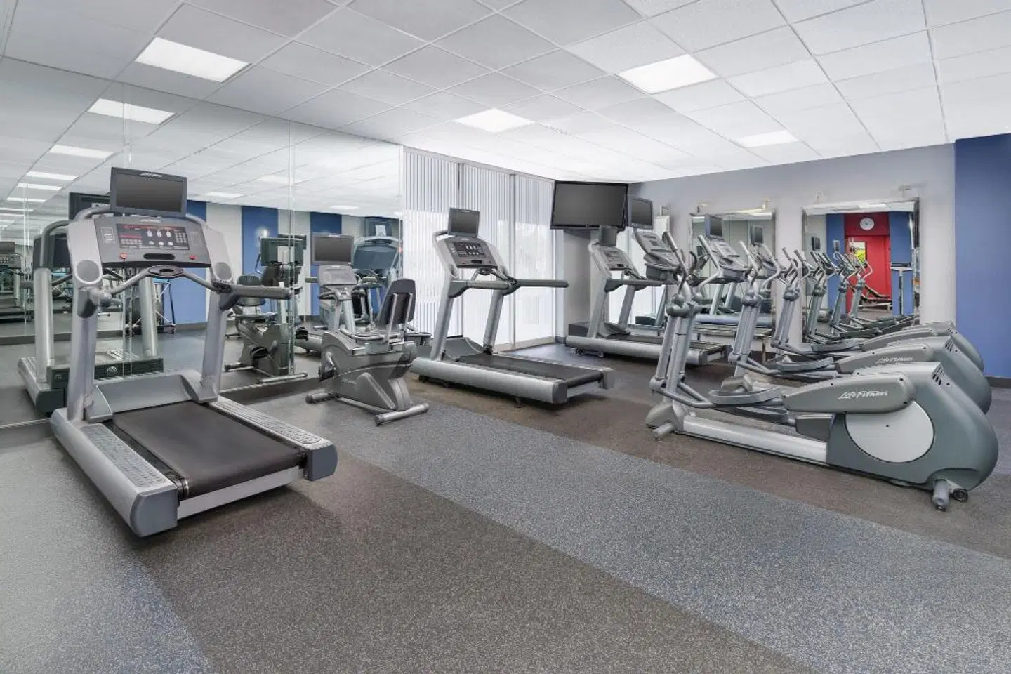 Four Points by Sheraton Los Angeles International Airport SPORTS_AND_LEISURE