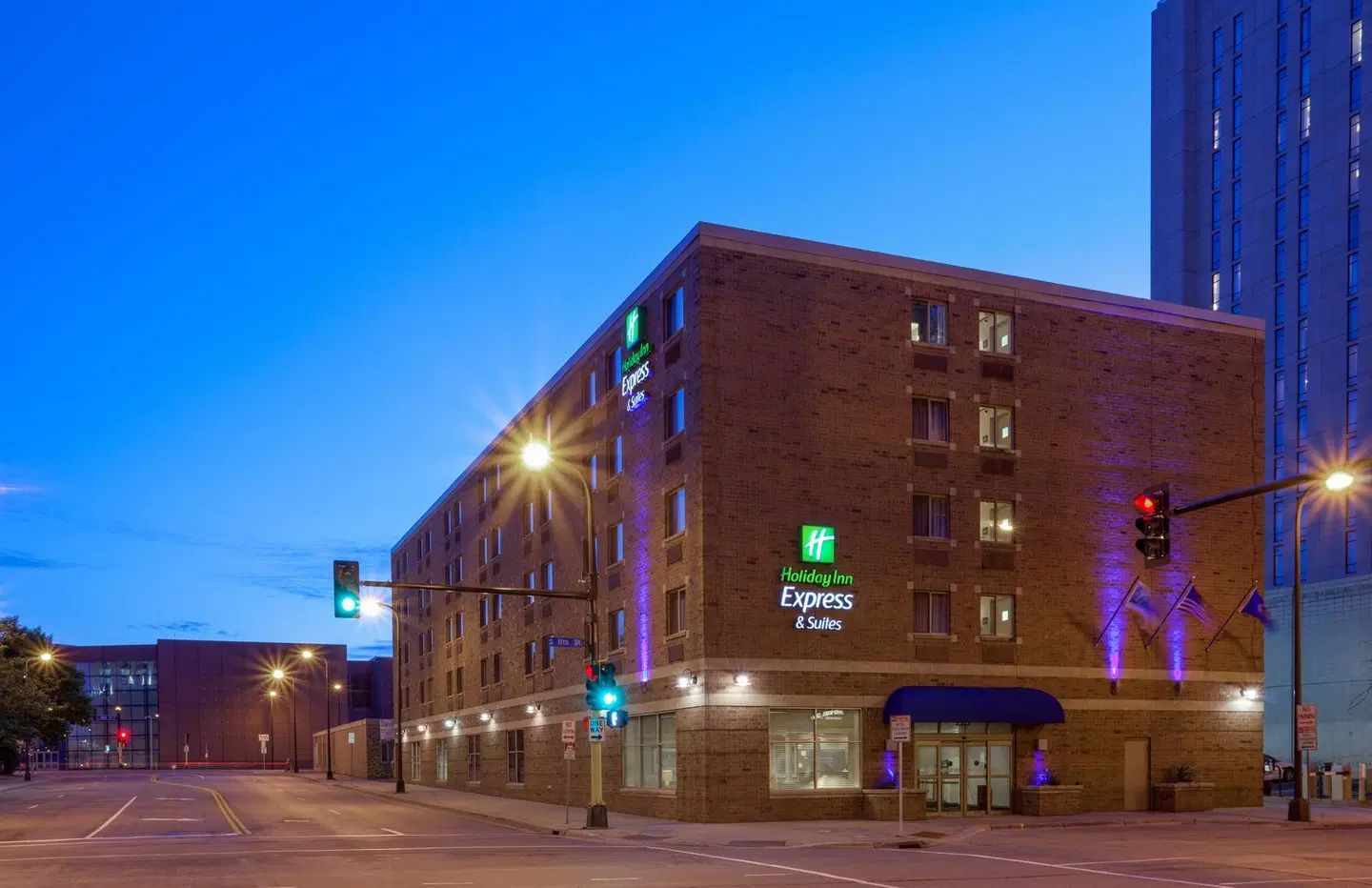 Holiday Inn Express & Suites Minneapolis-Dwtn (Conv Ctr) by IHG EXTERIOR