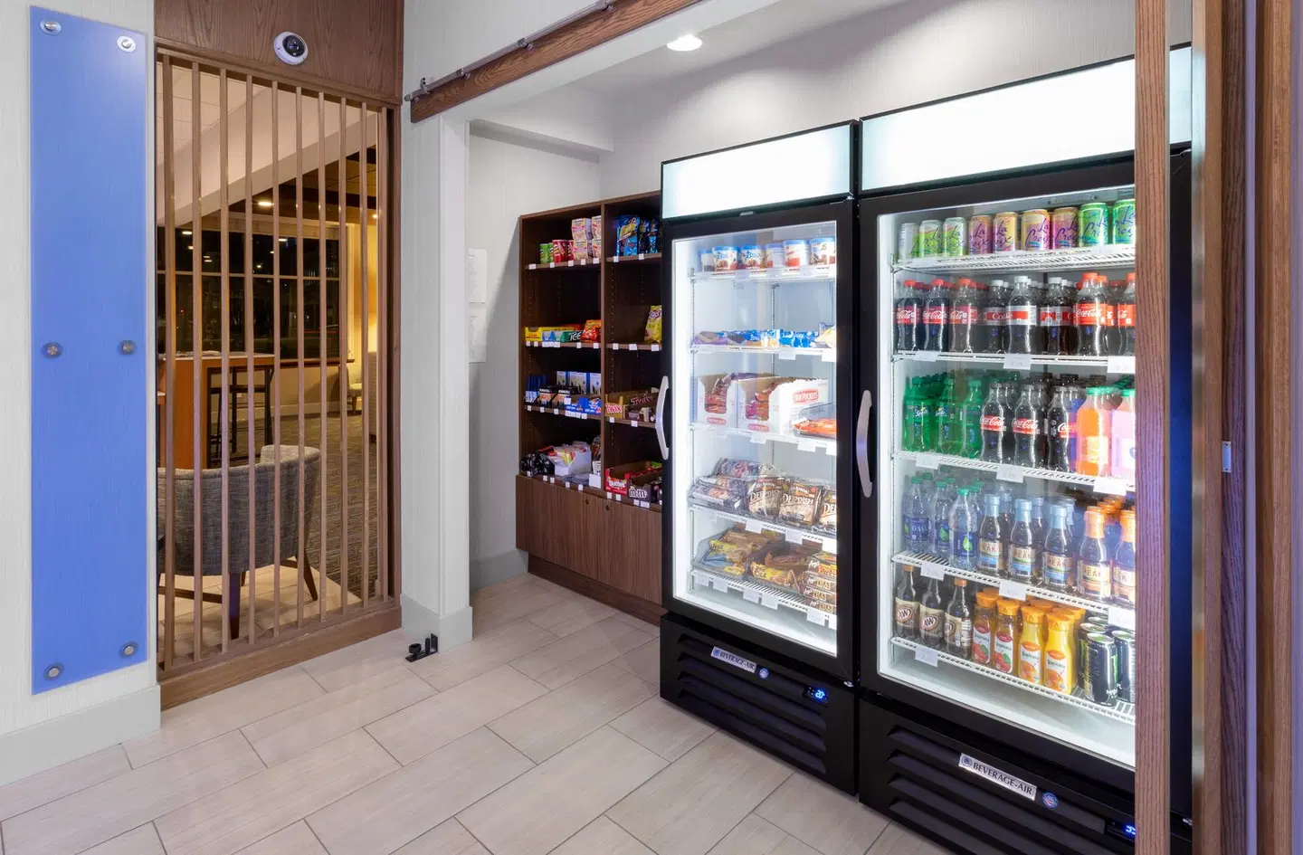 Holiday Inn Express & Suites Minneapolis-Dwtn (Conv Ctr) by IHG Bar