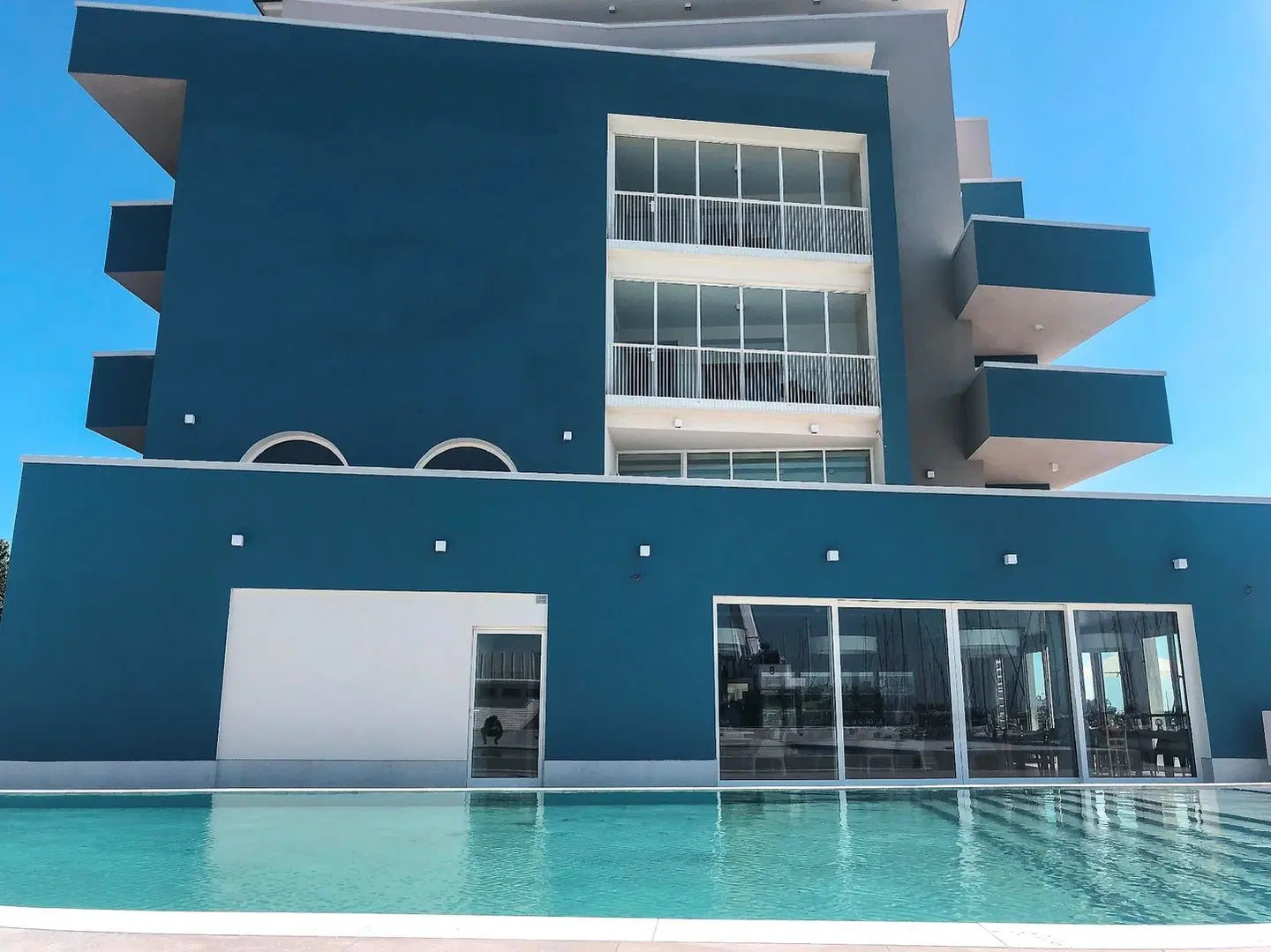 Mosella Suite Hotel OUTDOOR_POOL