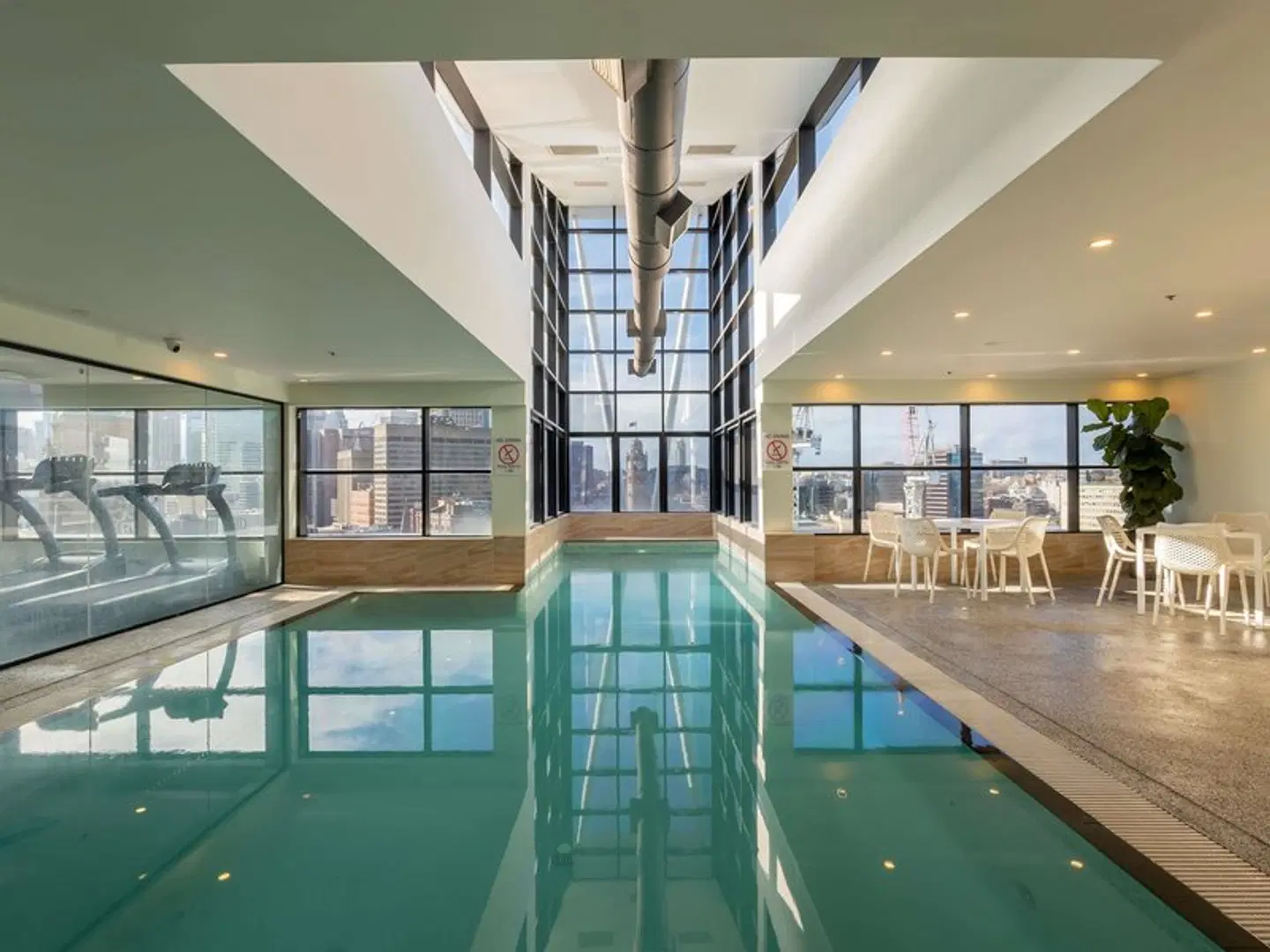 Mercure Sydney Hallenbad