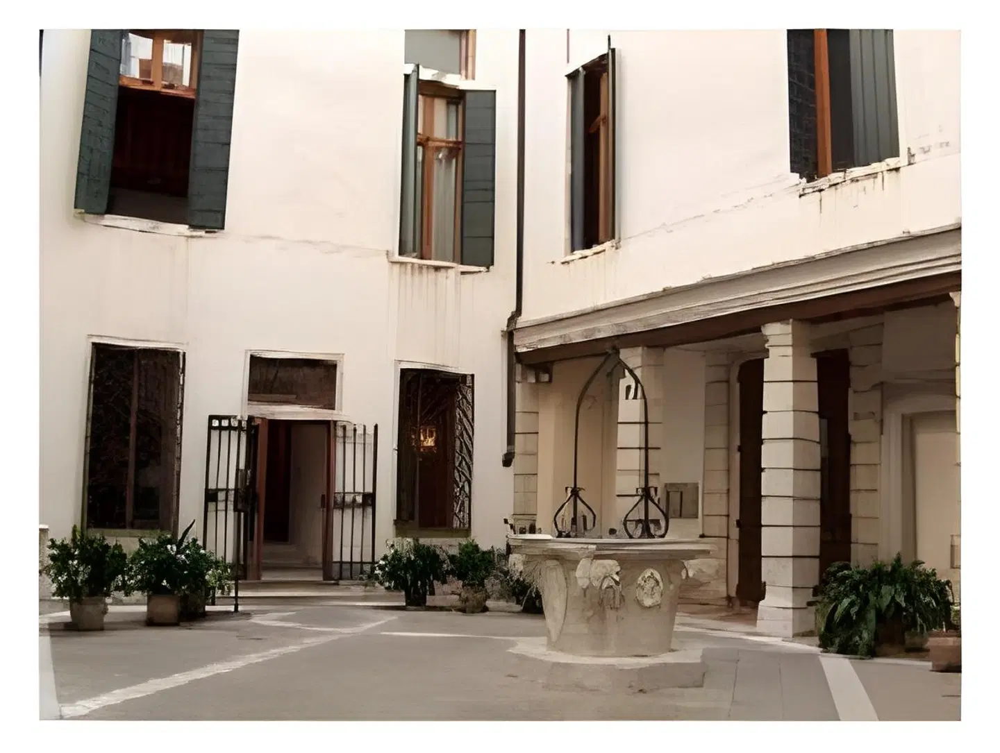Foresteria Levi EXTERIOR