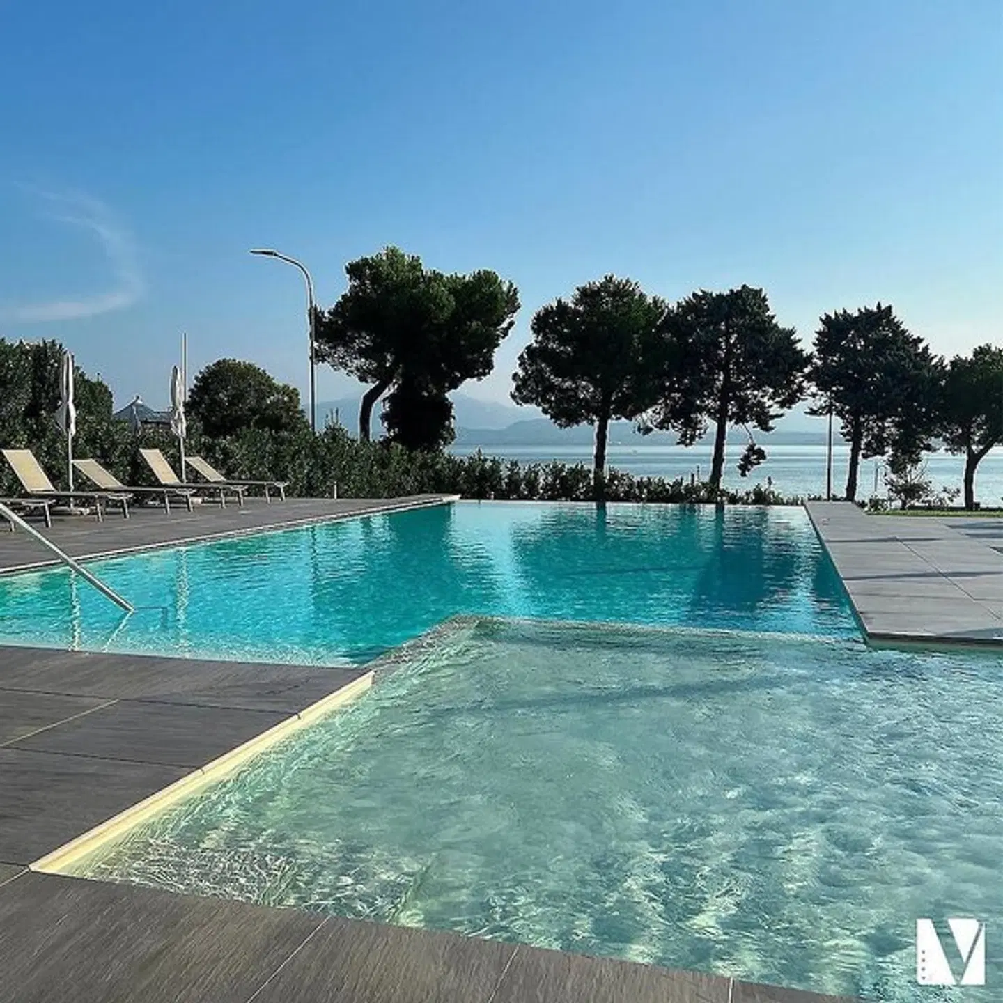 Vision Hotel OUTDOOR_POOL