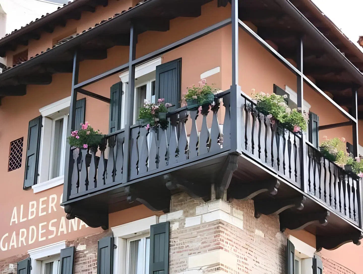 Hotel Ristorante Gardesana EXTERIOR