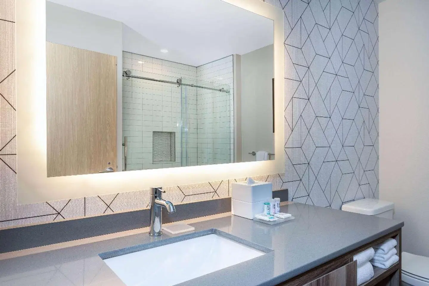 TRYP by Wyndham Orlando Badezimmer