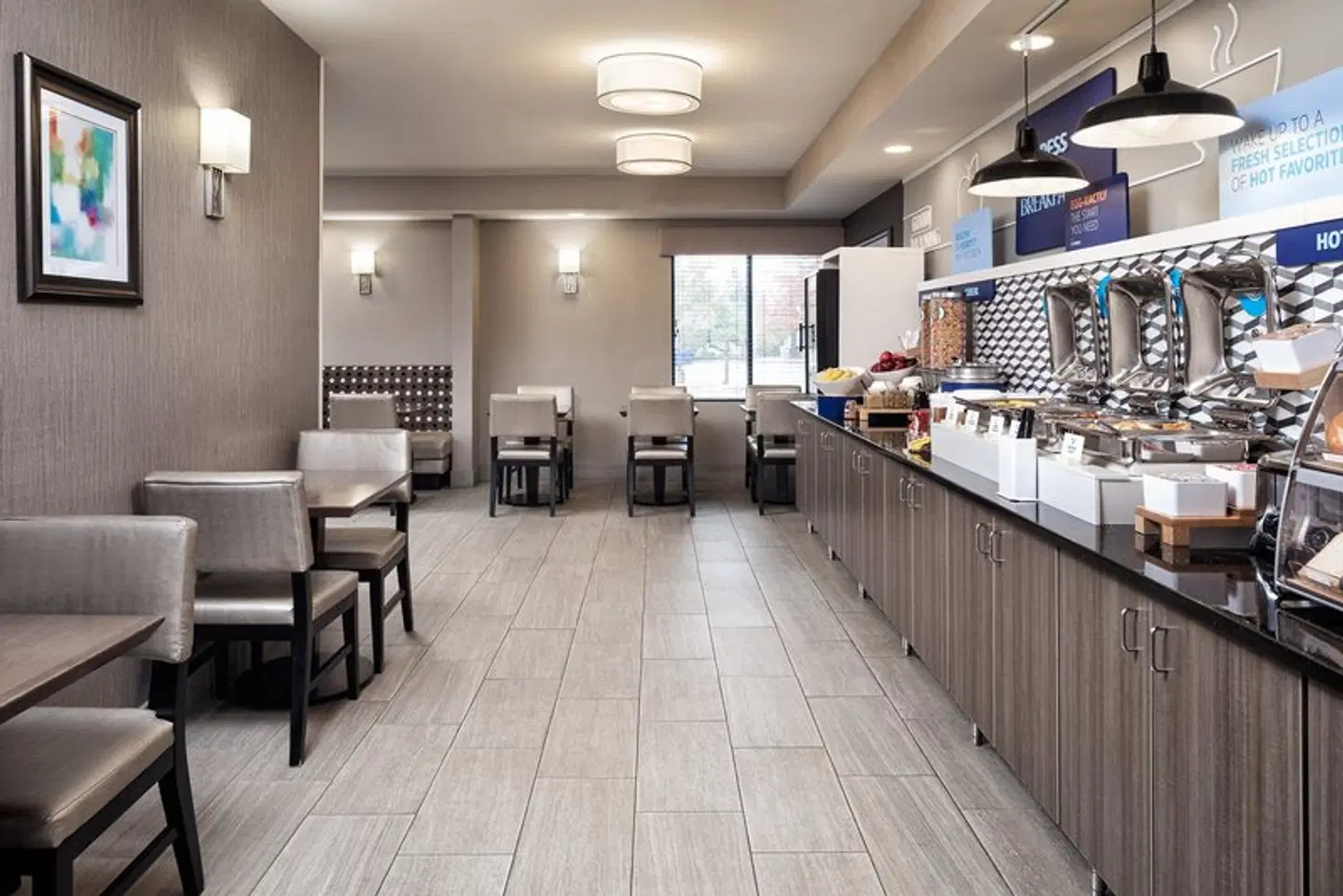 Holiday Inn Express & Suites Eden Prairie - Minnetonka by IHG Bar