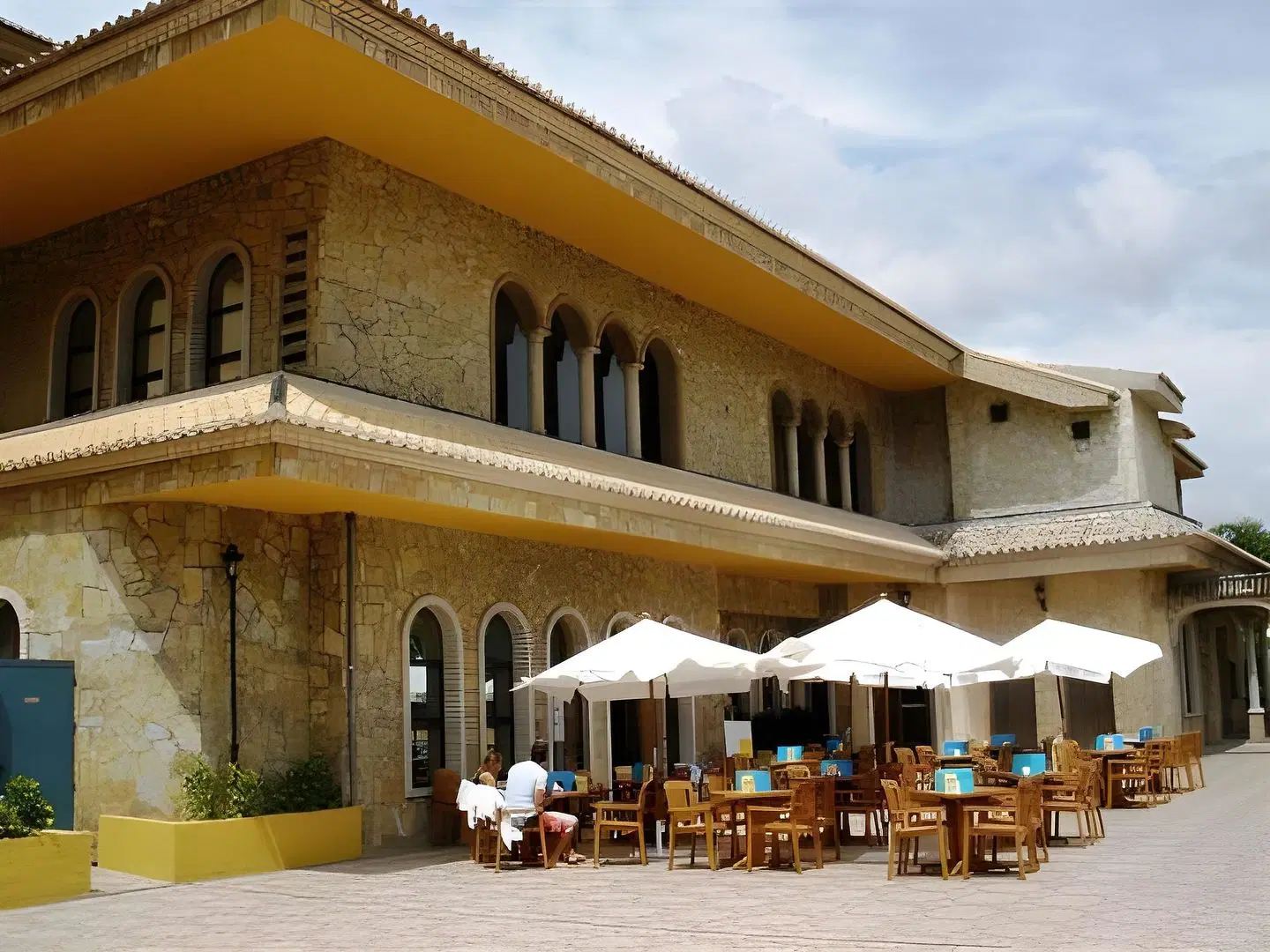 Best Alcázar Hotel EXTERIOR