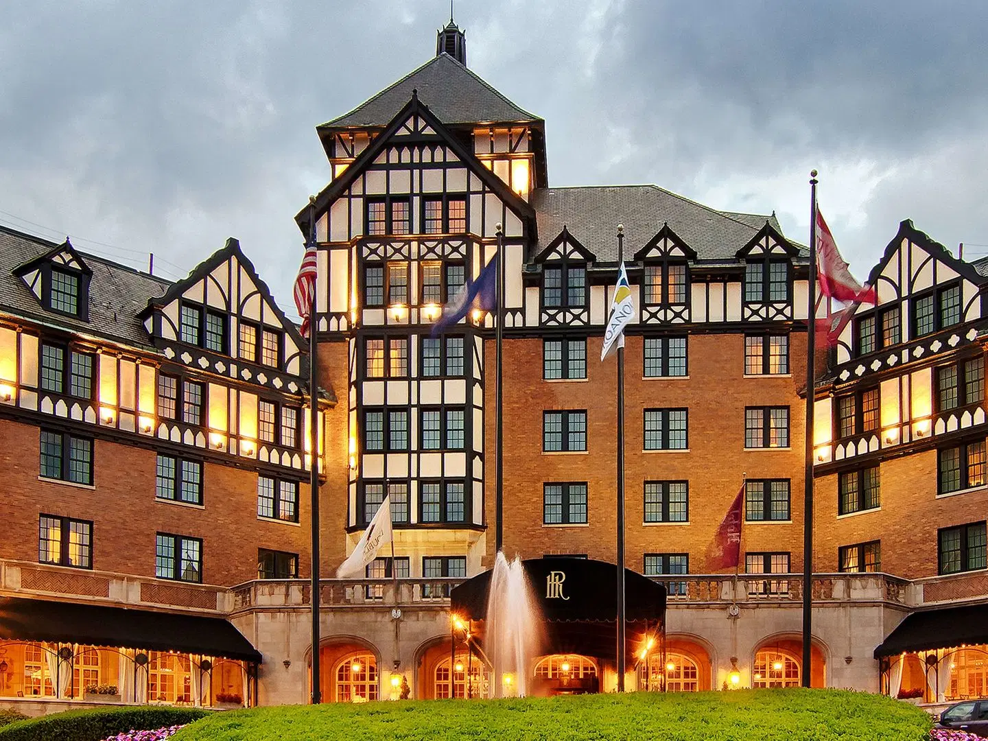 The Hotel Roanoke & Conference Center, Curio Collection by Hilton Terrasse