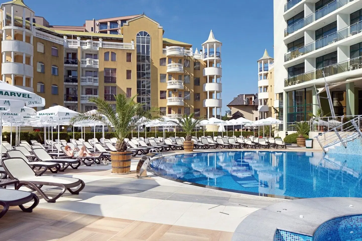Marvel OUTDOOR_POOL