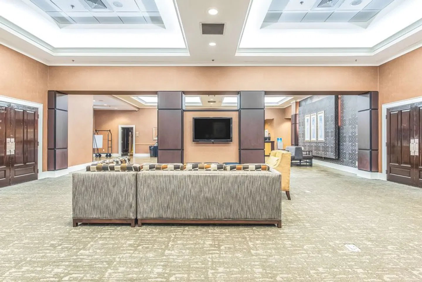 DoubleTree by Hilton Columbus LOUNGE_LOBBY