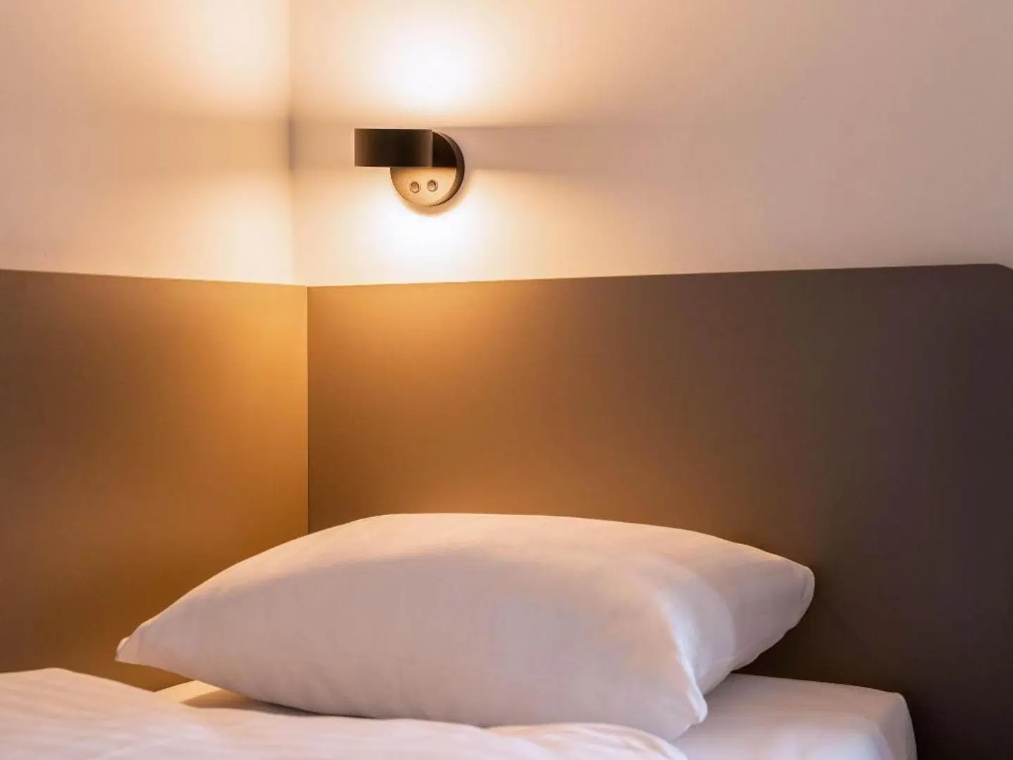 B&B Hotel Stuttgart-Zuffenhausen ROOM_EXAMPLE