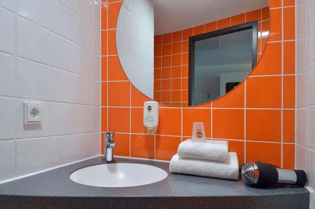 B&B Hotel Stuttgart-Zuffenhausen Badezimmer