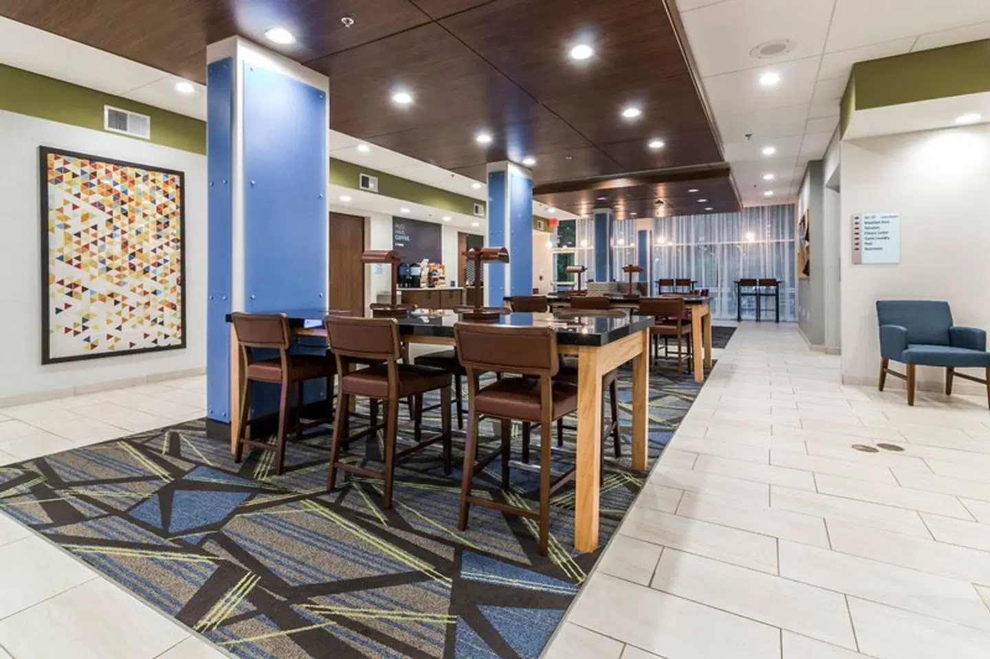 Holiday Inn Express Villa Rica by IHG Bar
