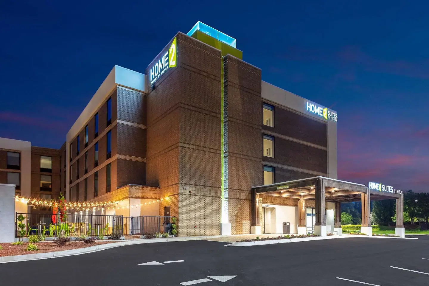 Home2 Suites by Hilton Valdosta EXTERIOR