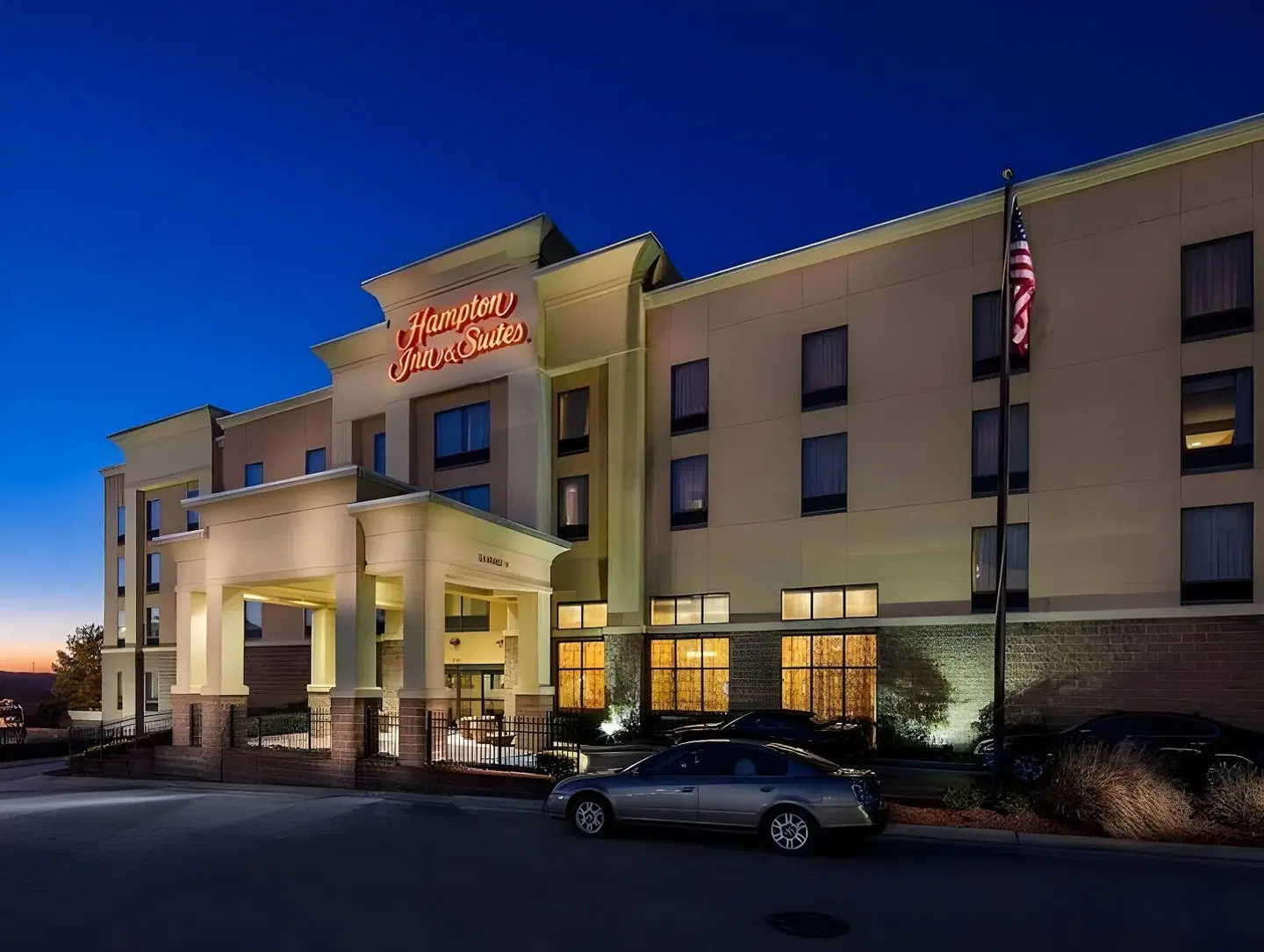Hampton Inn & Suites Augusta West EXTERIOR