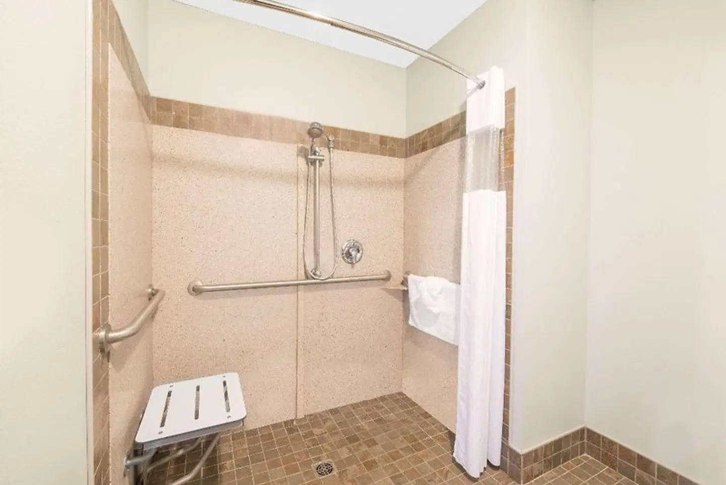 Baymont by Wyndham Rapid City Badezimmer