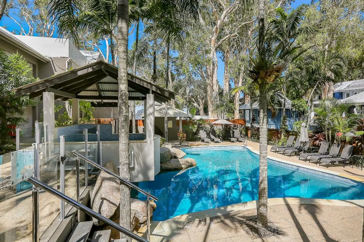 Paradise On The Beach Resort OUTDOOR_POOL